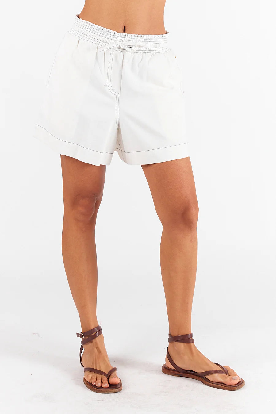 Pula Short White Rubyyaya
