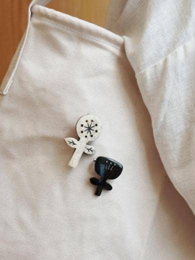 AXCIS BROOCH FLOWER: White