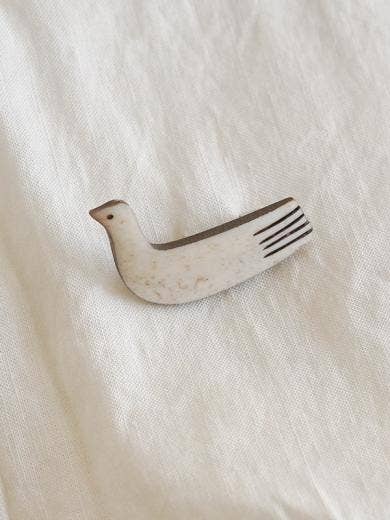 AXCIS BROOCH MIZUDORI: White